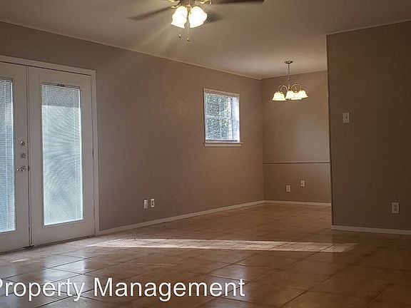 4th image of 1804 Westcrest Dr