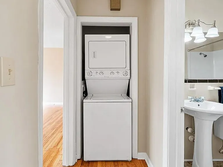 1700 Roslyn Dr #22C — Photo 5