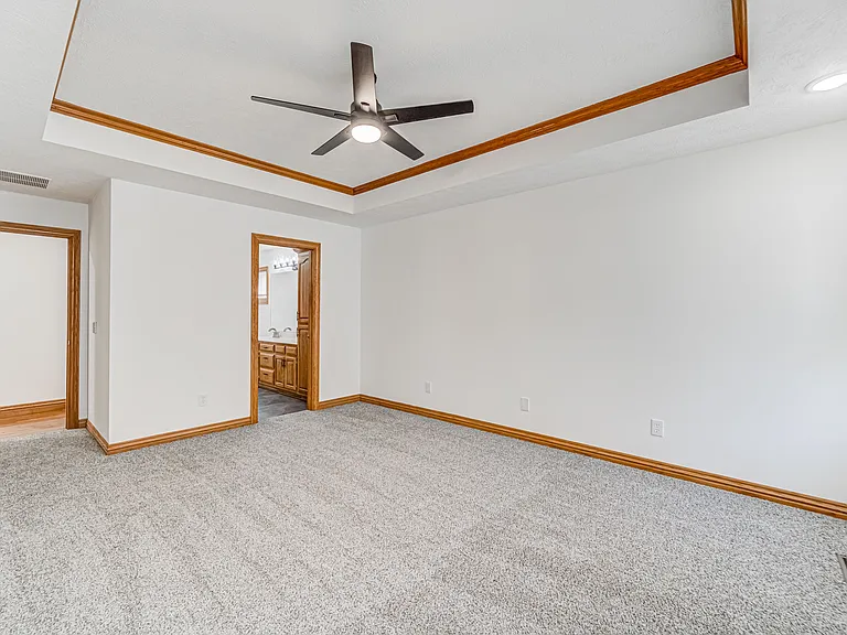 2467 S York Ave — Photo 18