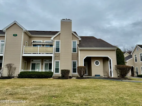 922 Hampton Place Boulevard, Troy, NY 12180