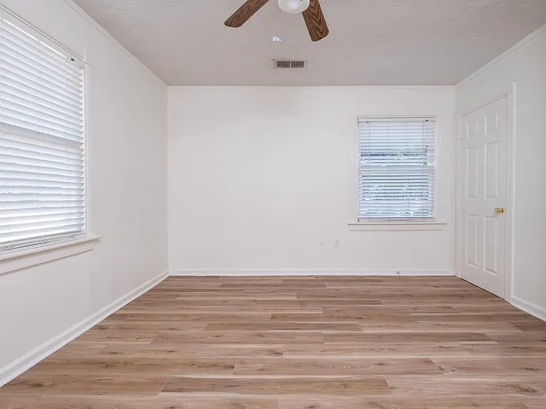 1808 Iris St — Photo 18
