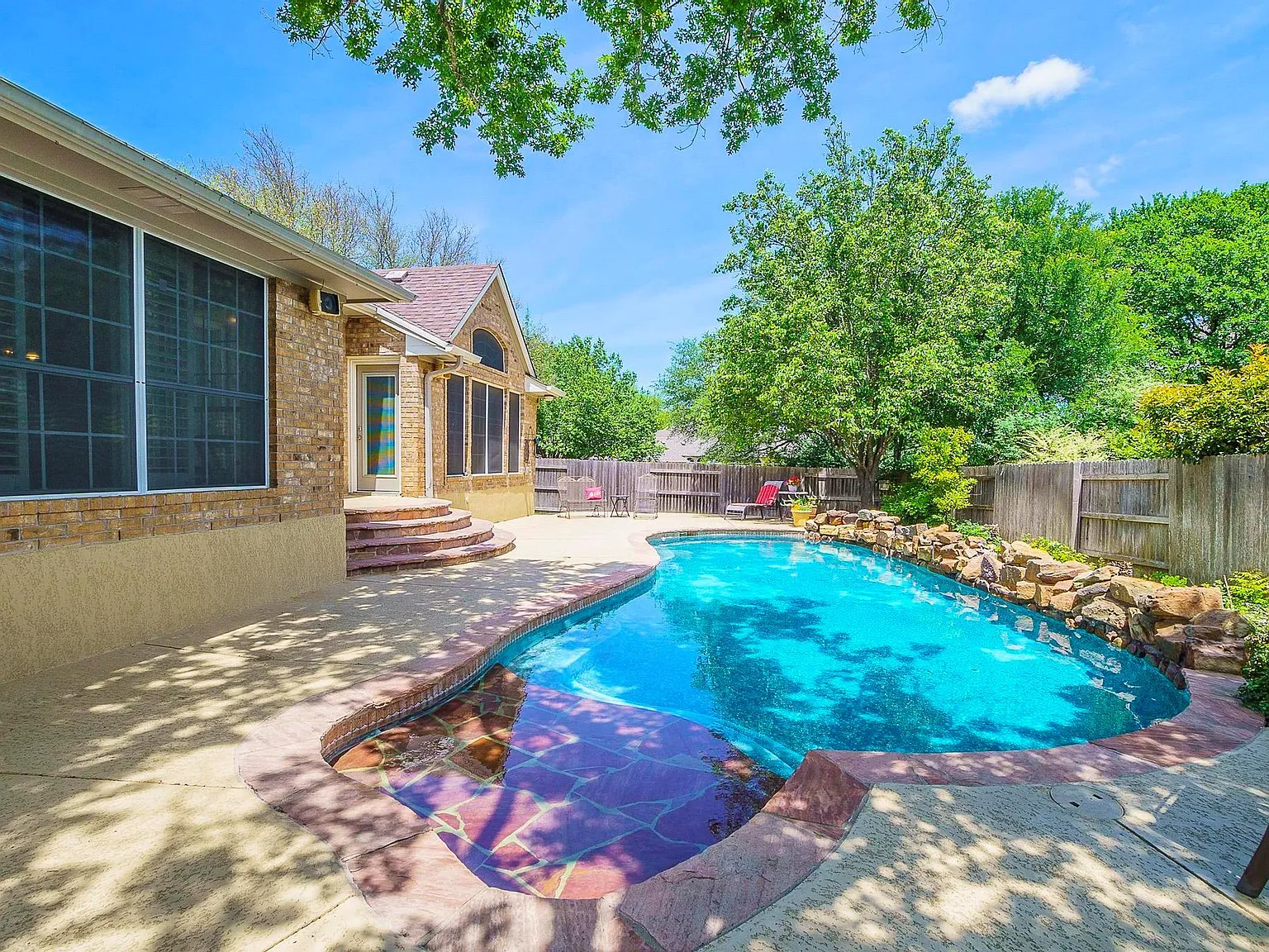 4 bed, 2.0 bath, 3010 sqft, $5,500 — Photo 2