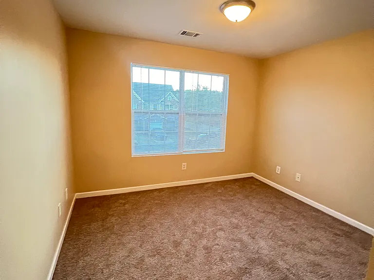 321 Village Dr — Photo 23