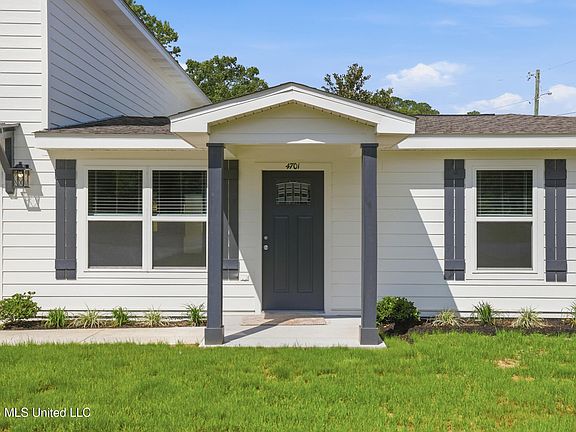 3rd image of 4701 Hilltop Dr