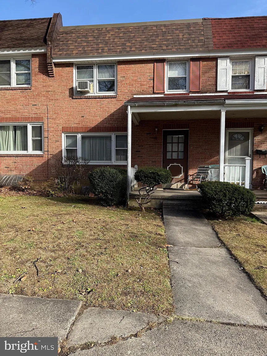 337 Linden Ln photo 1
