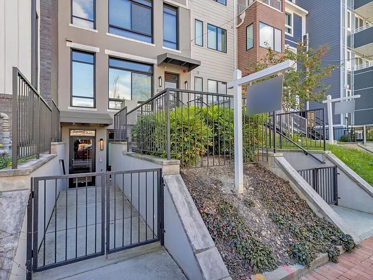 820 Kennedy St NW #2 — Photo 25
