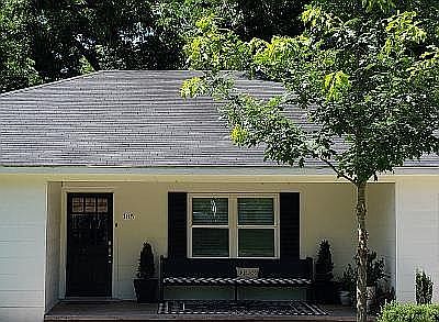 2nd image of 105 E Hilburn St