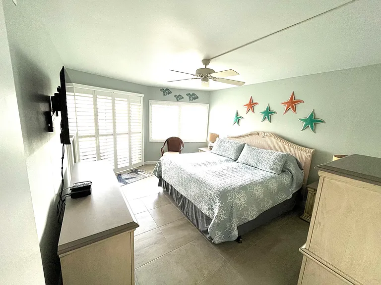 1250 N Portofino Dr #301 — Photo 7