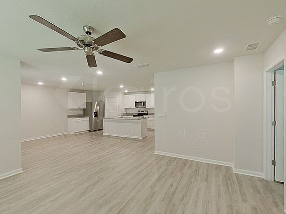 3rd image of 385 Monarch Ln