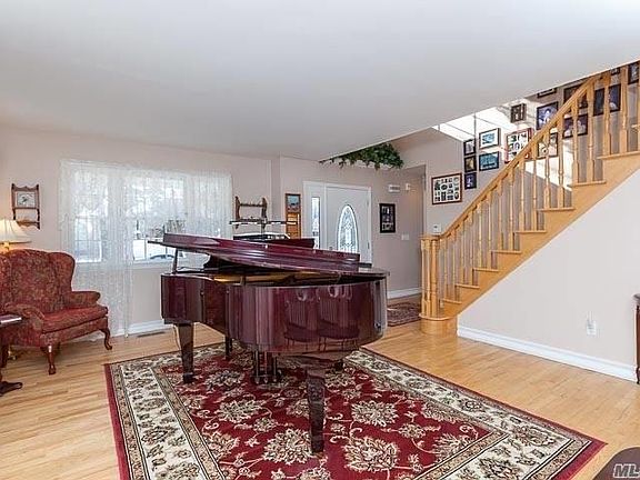 2nd image of 15 Gaetano Ln