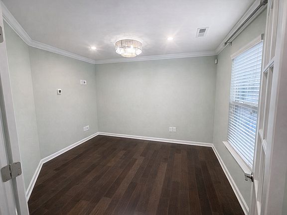 First Floor: Bonus room / Office