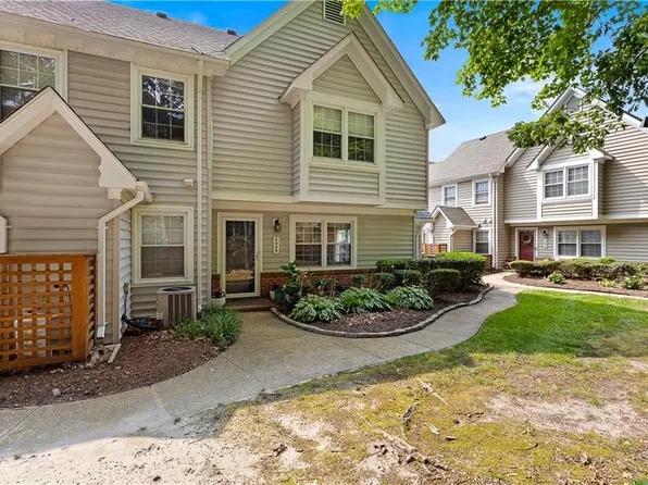 400 Bracknell Arch APT A, Chesapeake, VA 23320