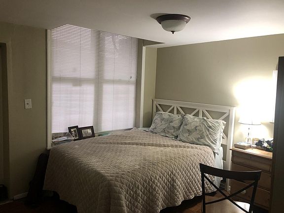 4th image of 2004 N Sheffield Ave #2