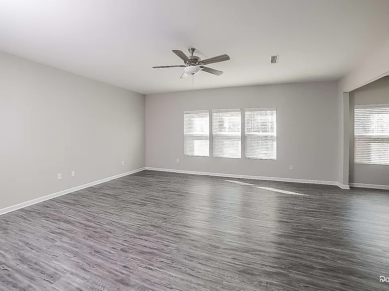 391 Shady Grove Ct — Photo 5