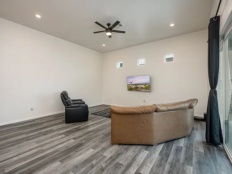 6041 Arosa St — Photo 7