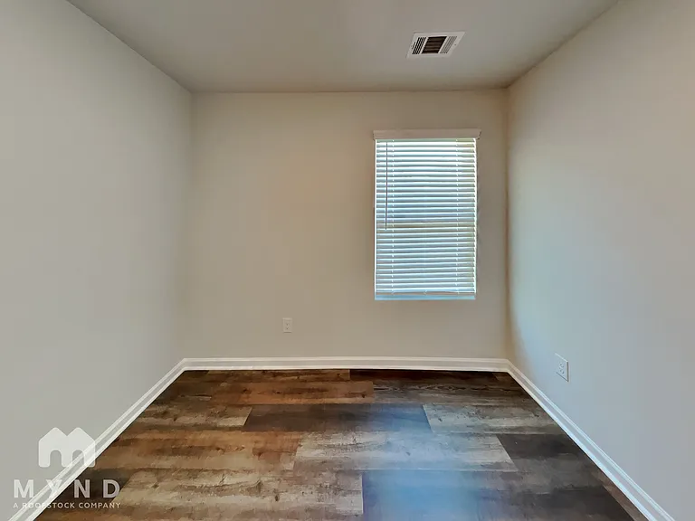 1826 Carrington Dr — Photo 12