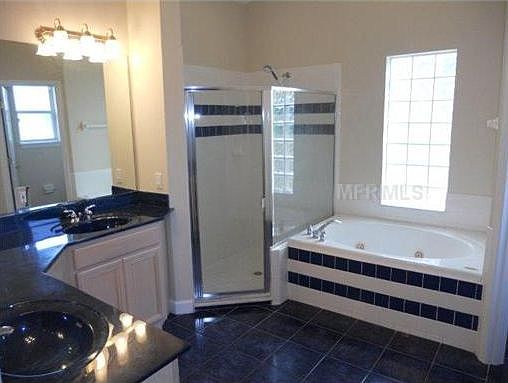 4th image of 19043 Park Place Blvd