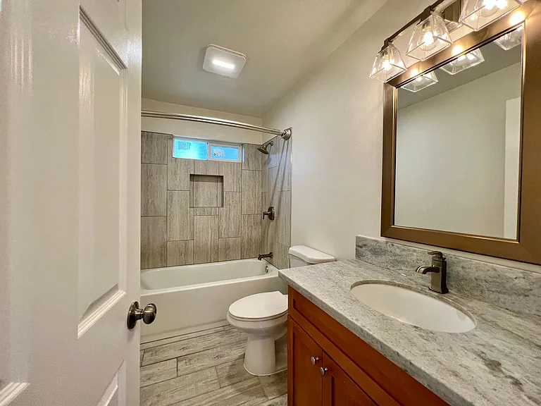 Solano Apartments — Photo 28