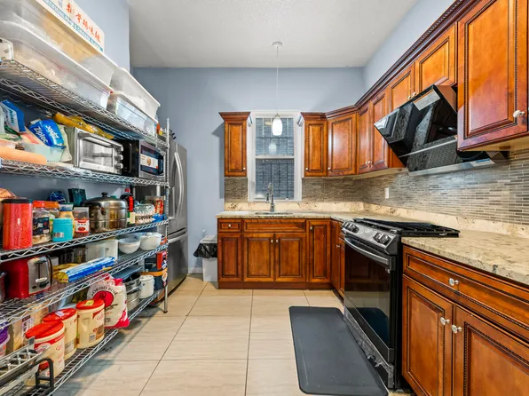 336 East 16th Street image 9 of 21