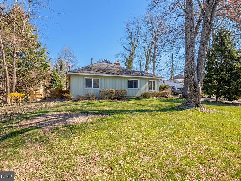 2031 Hillside Dr — Photo 51