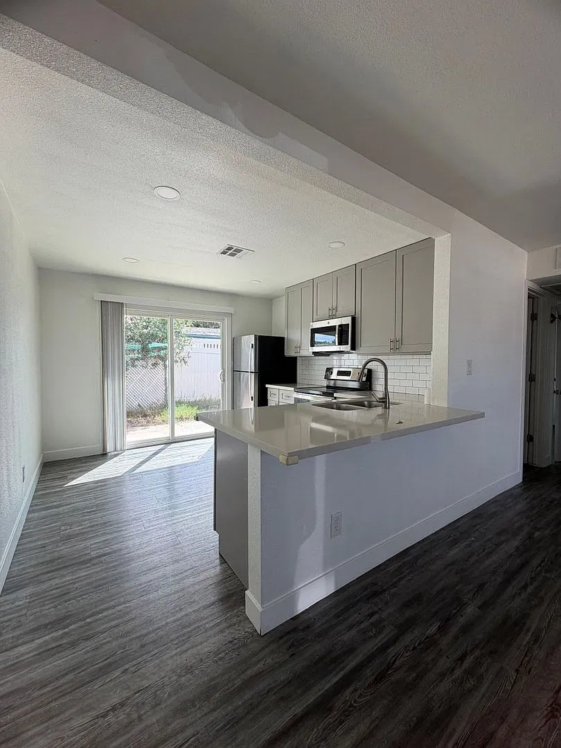 Welcome to The Lowe - Fully Renovated Apartment Homes! — Photo 1