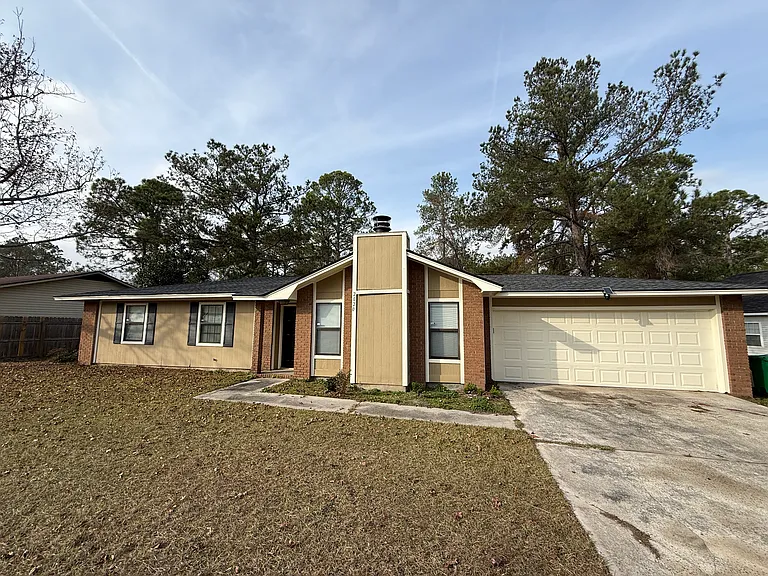 2020 Arkwright Dr — Photo 1