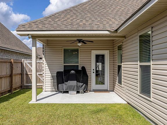 5th image of 218 Sophie Dr