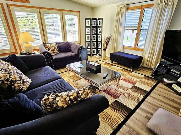 3rd image of 10928 Whispering Oaks Cir #140
