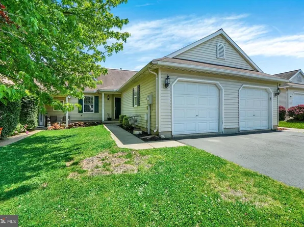 611 Blossom Hill Ln, Dallastown, PA 17313