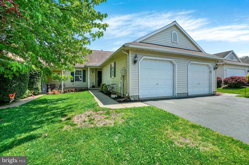 611 Blossom Hill Ln, Dallastown, PA 17313 | Zillow