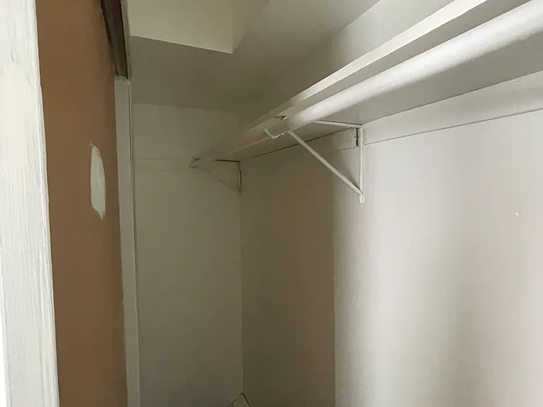 15006 Dorchester Ave #1W — Photo 9