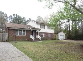 5631 Wood Ridge Rd, Wilmington, NC 28409