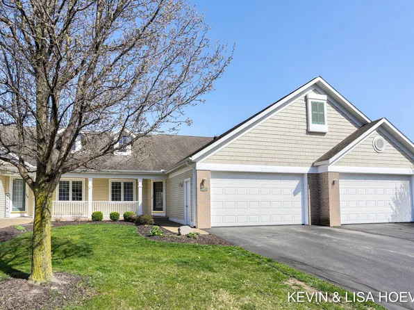1676 W Clearwater Dr #72, Zeeland, MI 49464