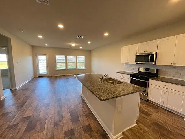 322 Northshore Trl — Photo 3