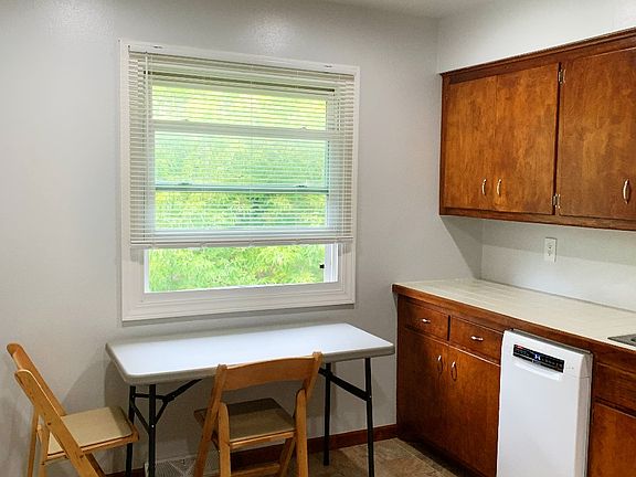4th image of 3316A E Bottsford Ave