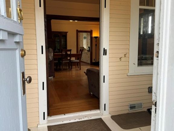 4th image of 805 S 11th St