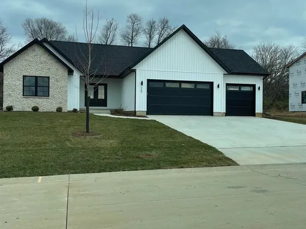 267 Linda Ln, Riverdale, IA 52722