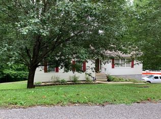 221 Timberlake Cir, Jacksboro, TN 37757