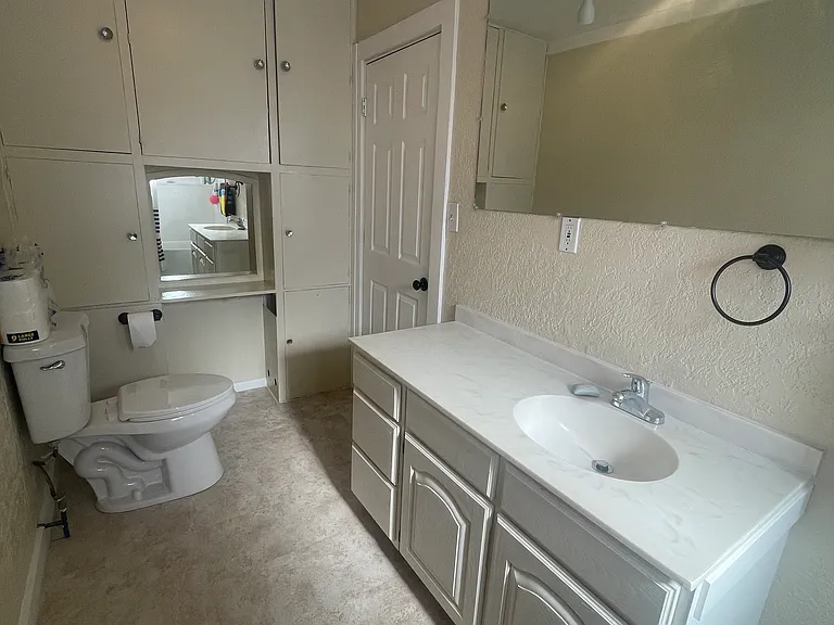 302 W 500 S — Photo 16
