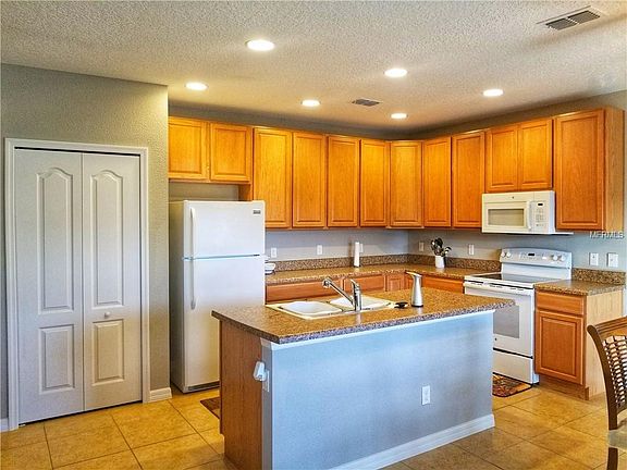 3rd image of 1541 Sterns Dr