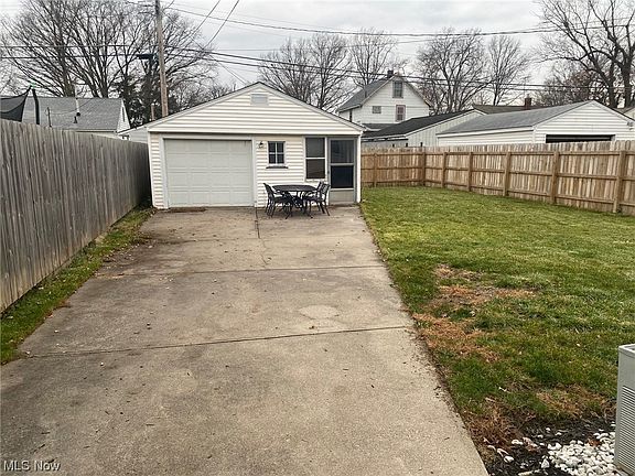 2nd image of 268 Roosevelt Ave