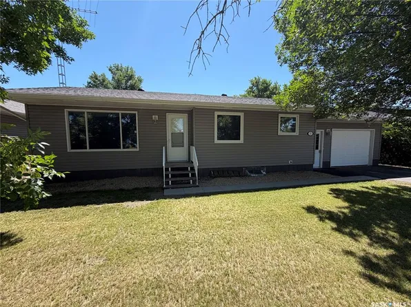 25 Souris AVENUE, Redvers, SK S0C 0A5