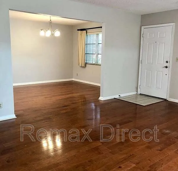 4300 Hazel Ave — Photo 4