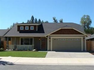 2883 Shimmer Ln, Grants Pass, OR 97527
