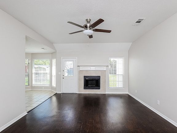 5th image of 8137 Albert St
