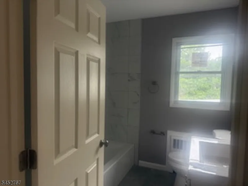 1 bed, 1.0 bath, $1,900 — Photo 2