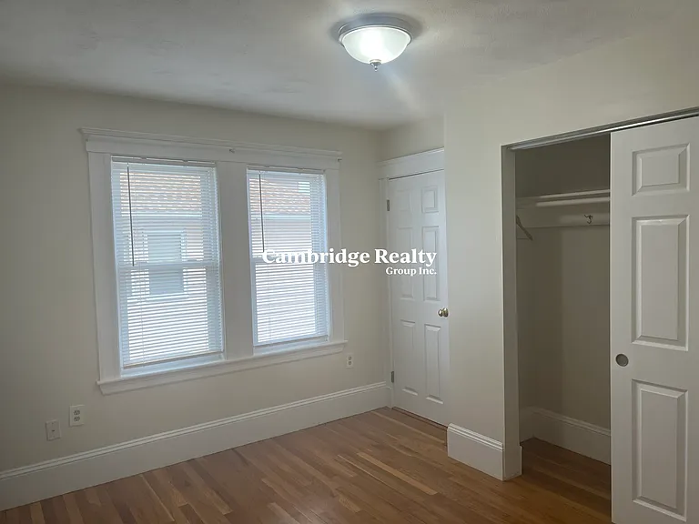 20 Henley St — Photo 15