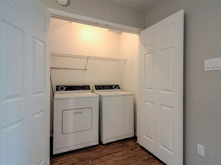 202 S College St #5 — Photo 23