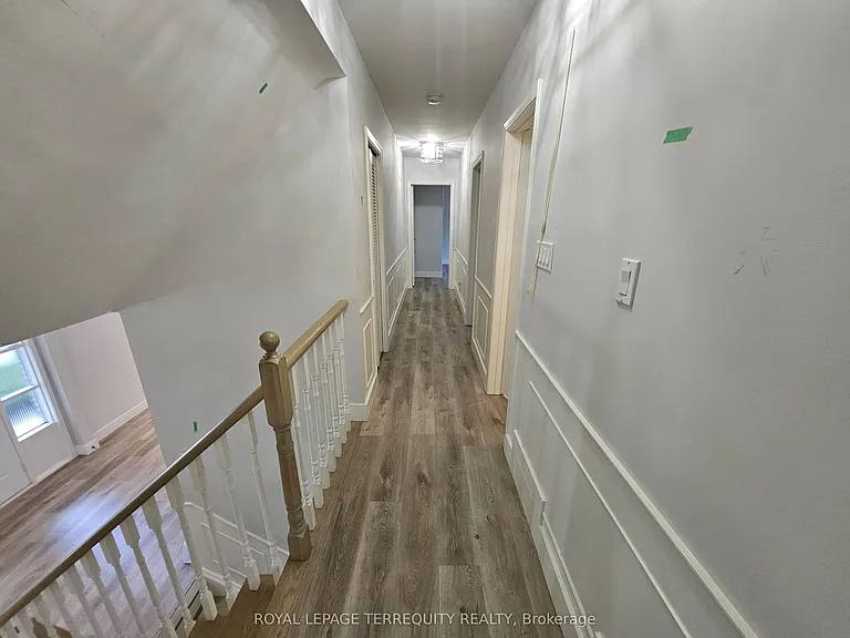 2067 Obeck Cres — Photo 20