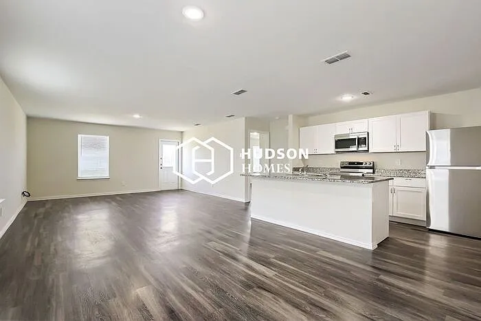 423 Shorty St — Photo 6